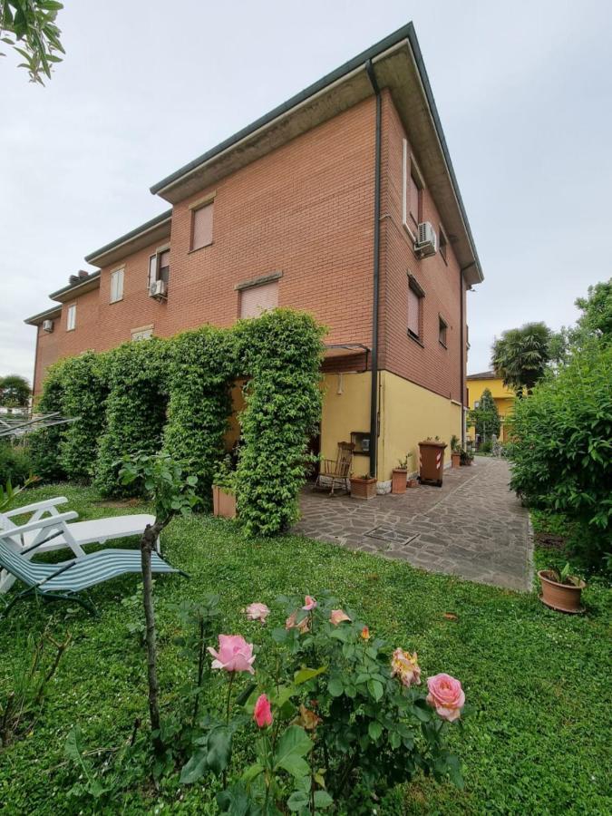 Gold B&B Ravarino Exteriér fotografie